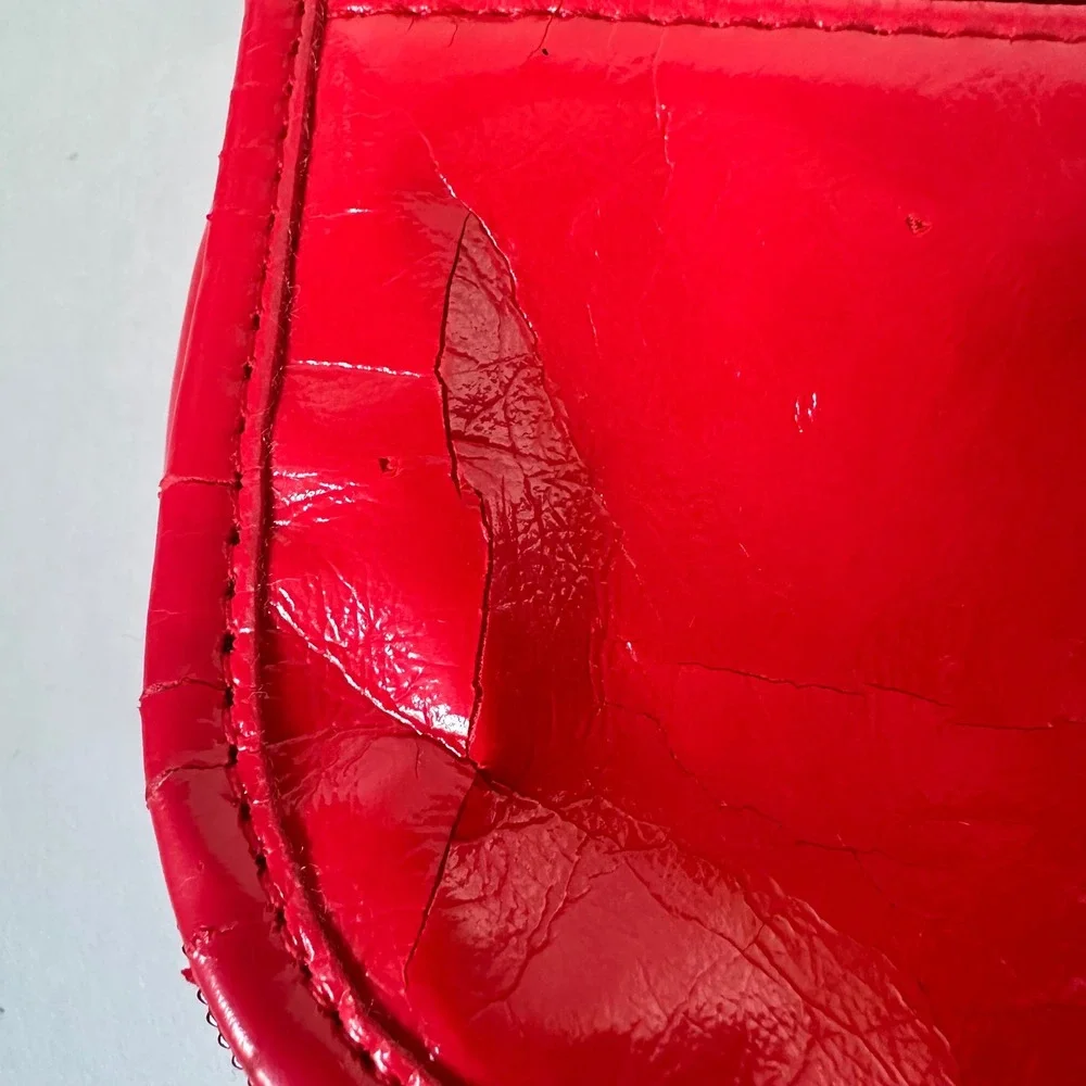 N/A red patent